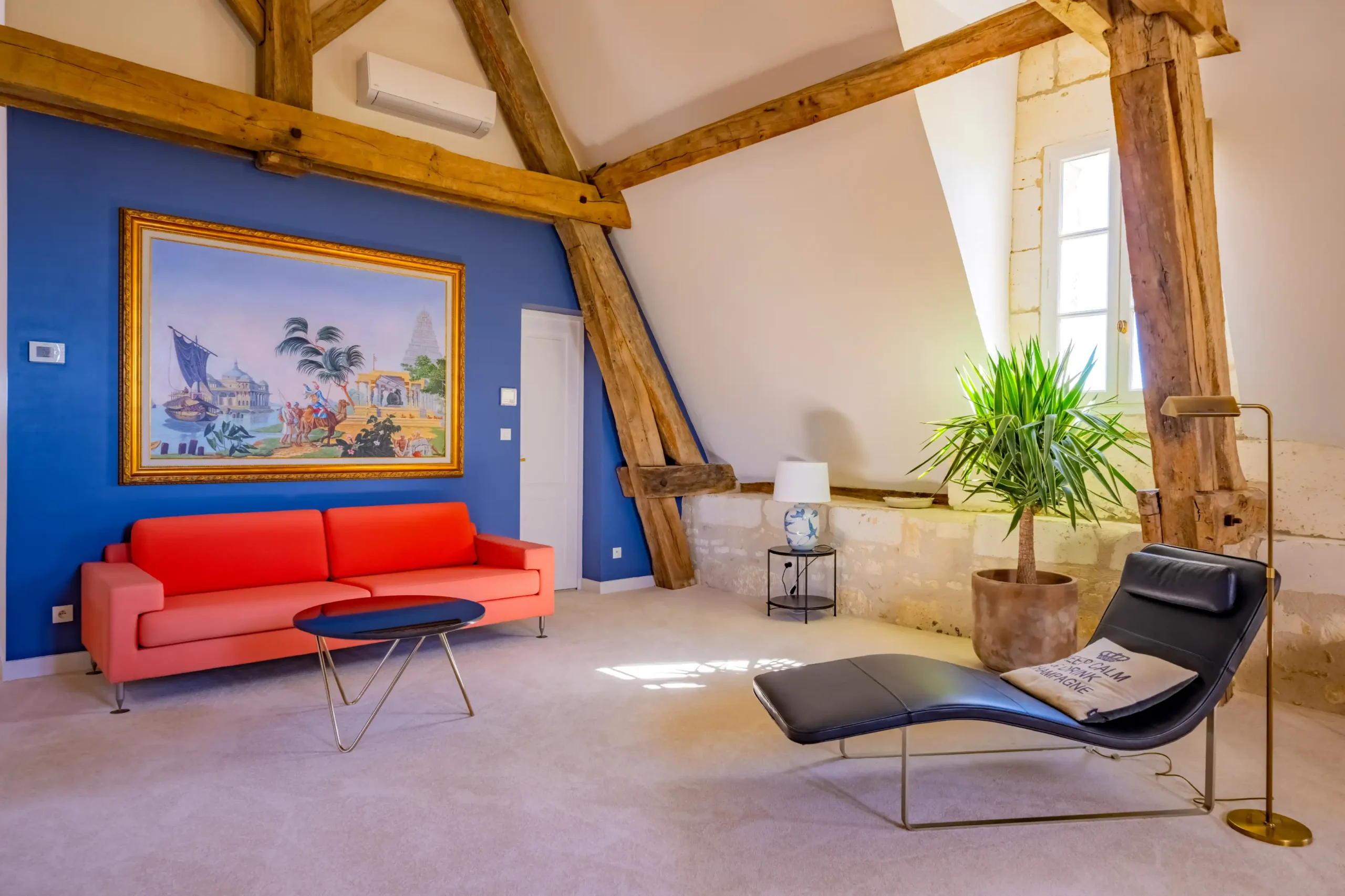 Sitting Areas & Pantry for the 2 Floor