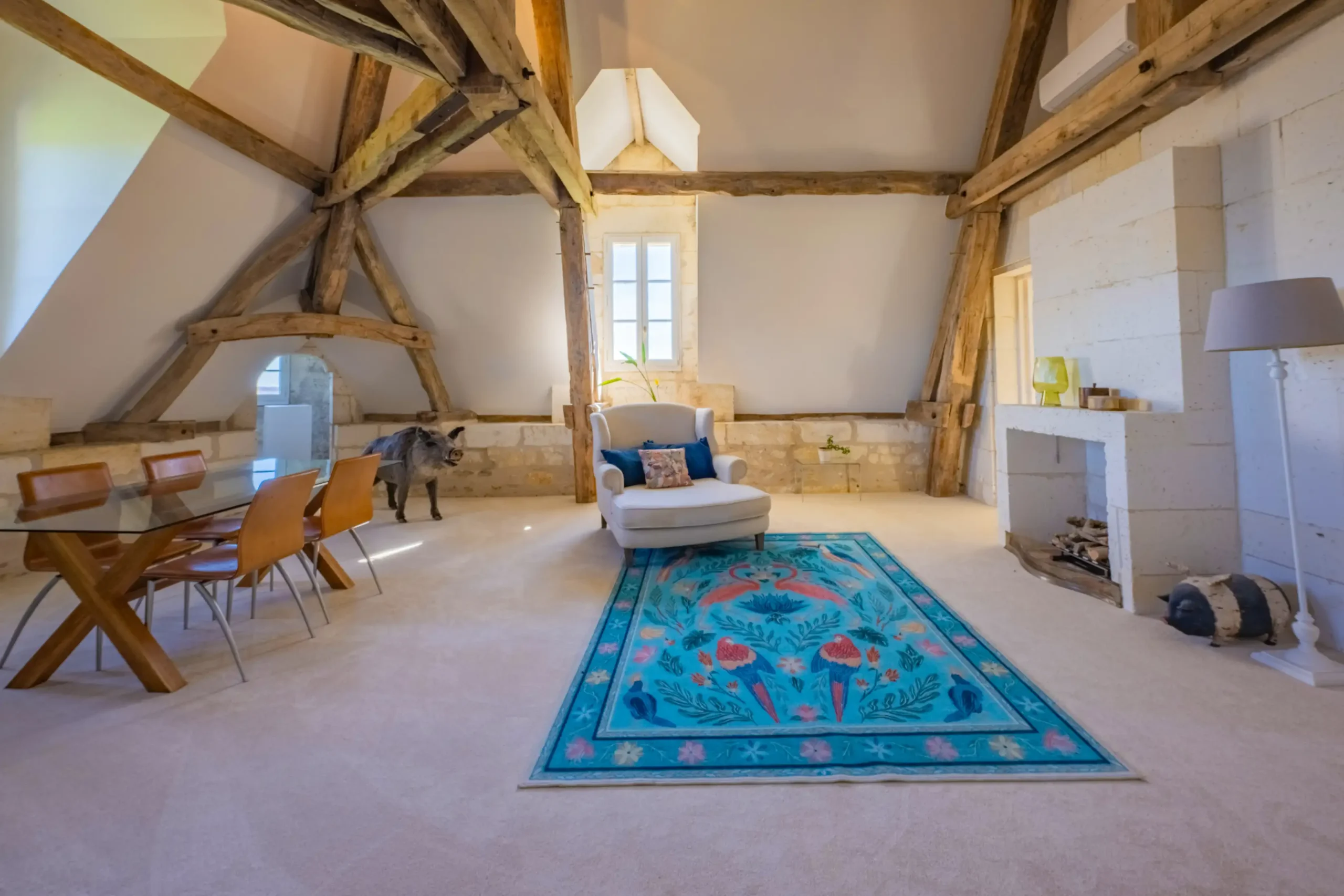 Sitting Areas & Pantry for the 2 Floor