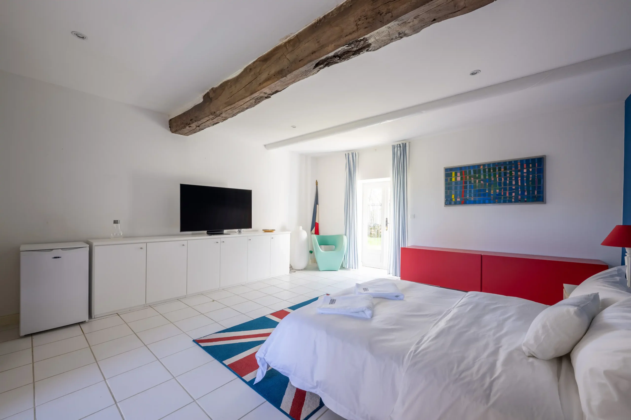 Comfortable living space in Garden Gite with a sofa bed and desk