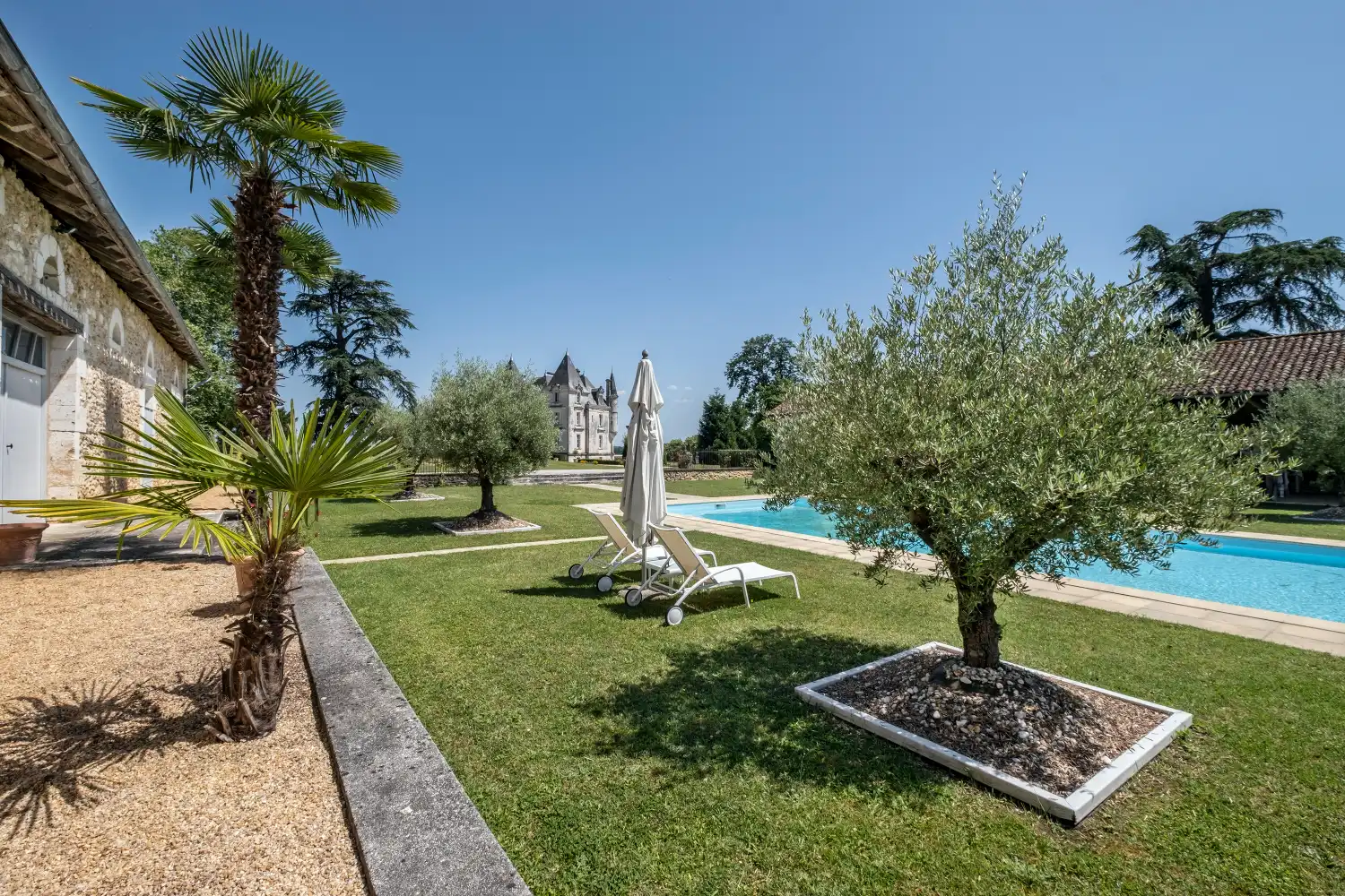 Tranquil private garden outside the Garden Gite for relaxation
