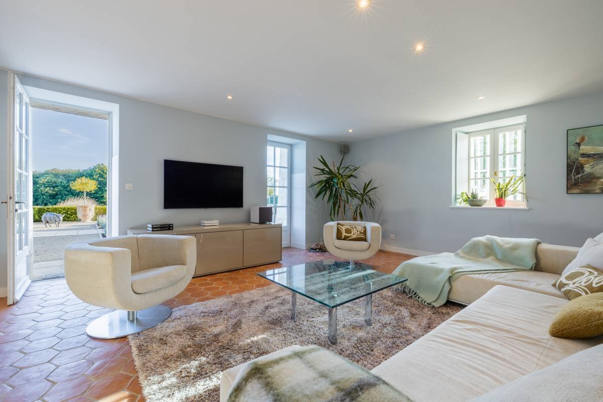 living inside Château-de-Lasfonds