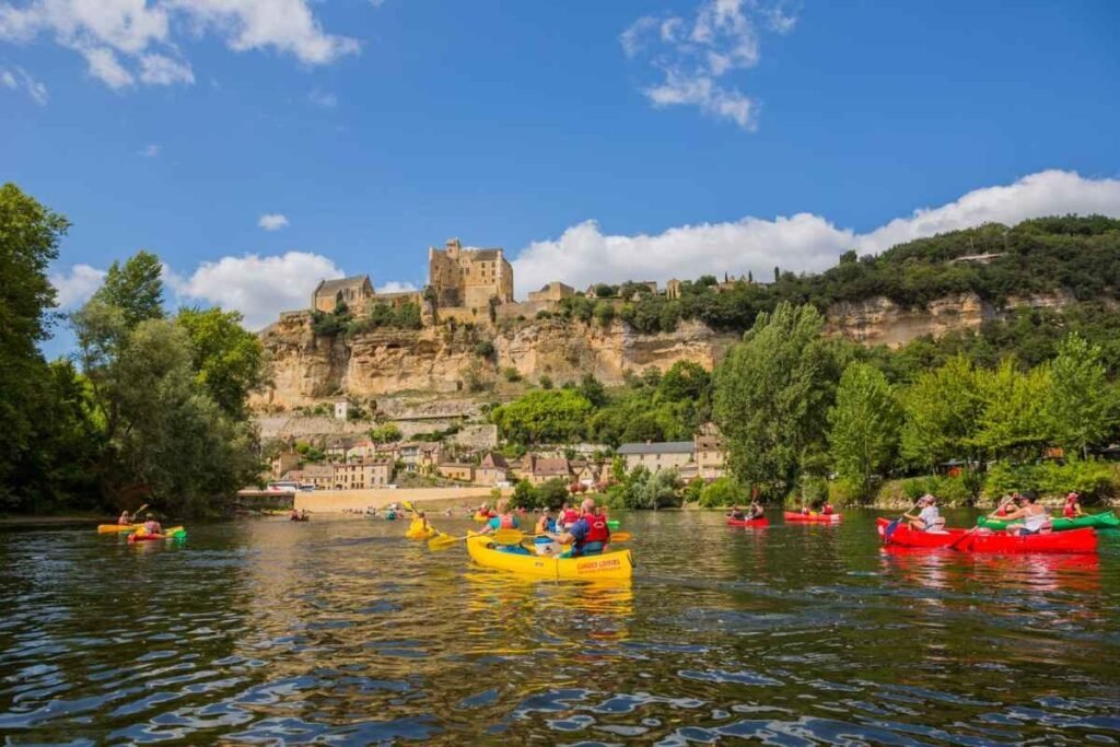 Kayaking on the Dordogne River for dream french vacation